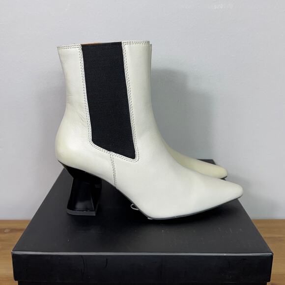 Saint G Elliana Off White Leather Sculpted Heel Chelsea Boots Women's Size EU 38 - Picture 3 of 9